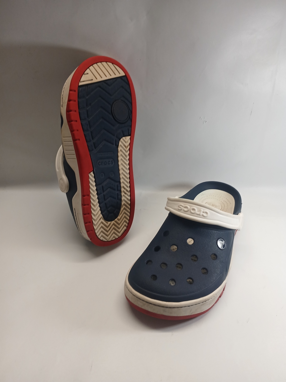 CROCS Navy and White Clog with Red Sole - Picture 12 of 14